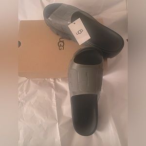 Ugg black jelly rubber slide   1/2 inch thick sole